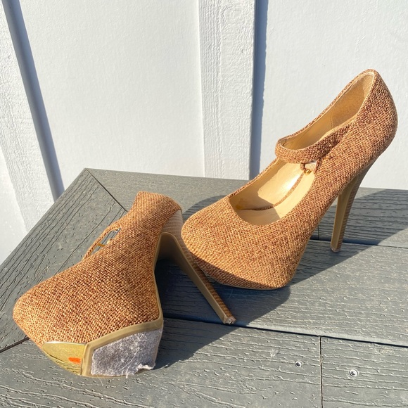 Tweed stilettos with gold tip details - Picture 2 of 2